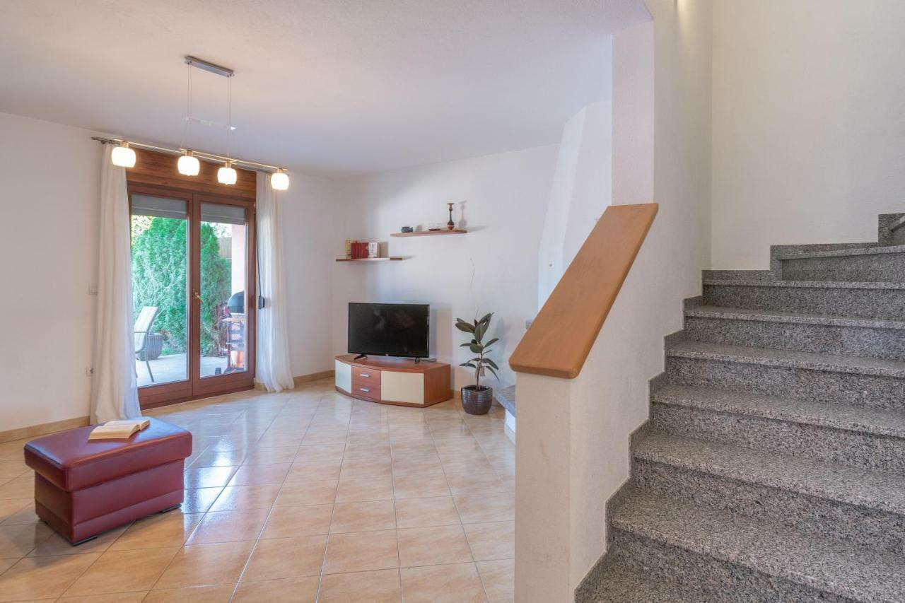 Ferienhaus Mary Ližnjan エクステリア 写真